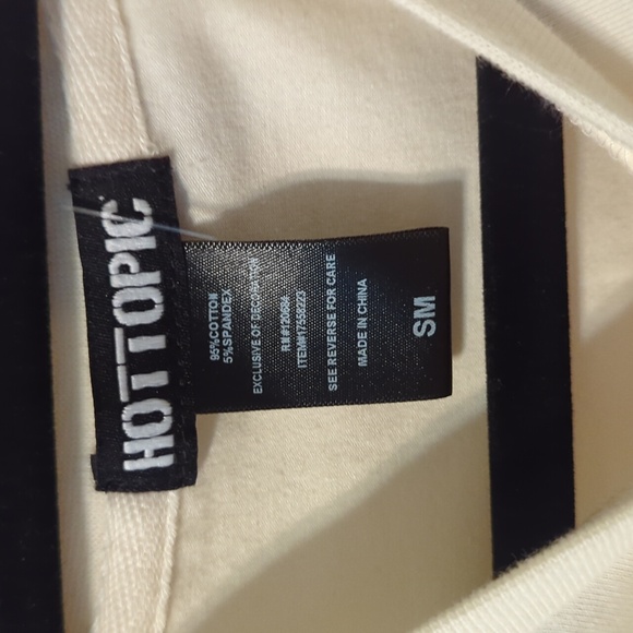 Hot Topic Women's Mushroom Peek-a-boo Shirt - Picture 3 of 6